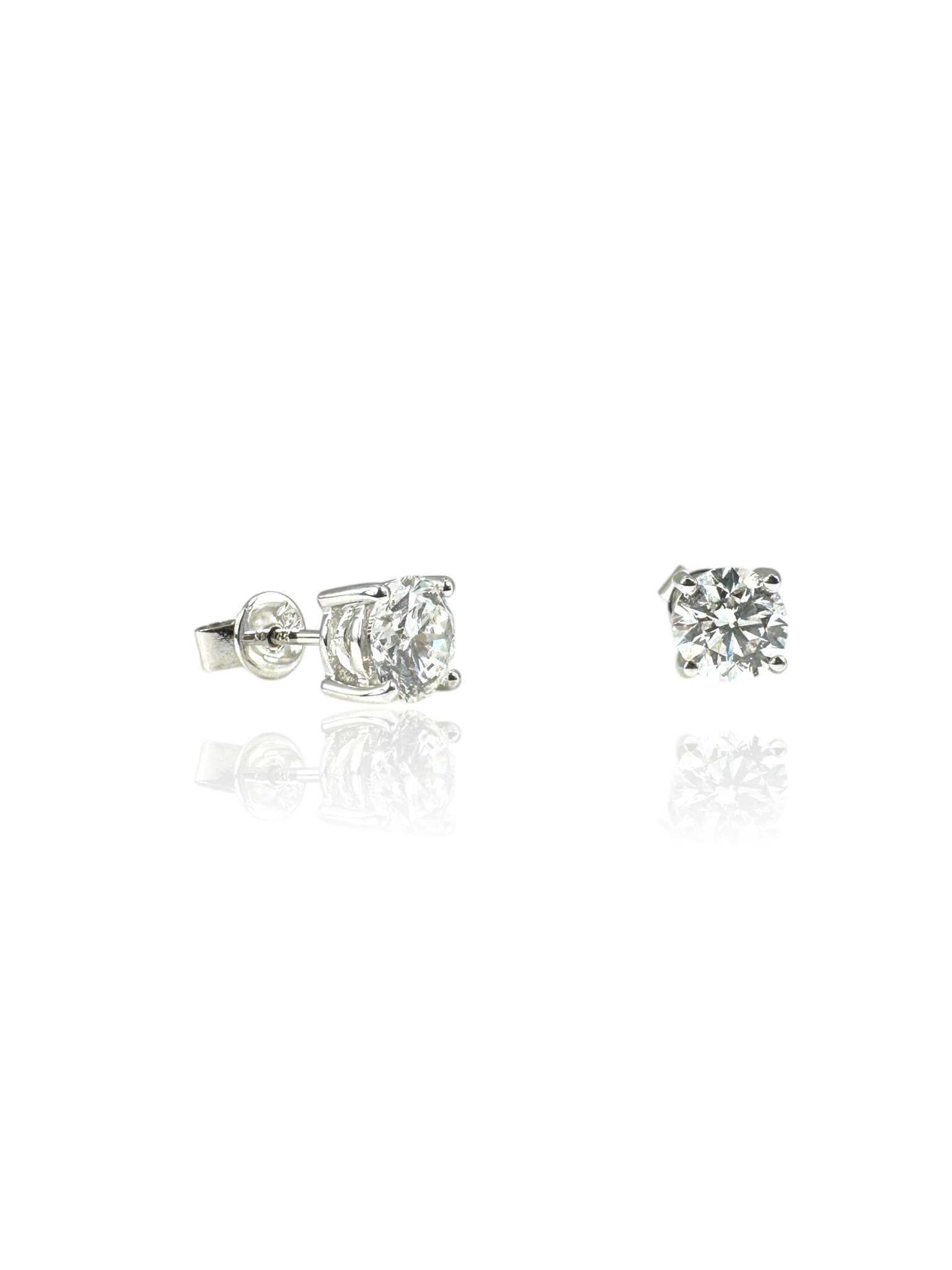 Medium Lab Diamond Solitaire Studs
